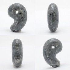 Oumi Yakuseki comma shape Magatama 30mm, produced in Niigata Prefecture, Natural Stone, Power Stone, Color Stone