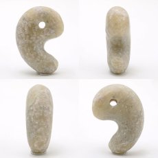 Fairyskin Diaspore comma shape magatama (Large), 30mm, Hiroshima Prefecture Origin, Made in Japan, Power Stone, Natural Stone, Color Stone