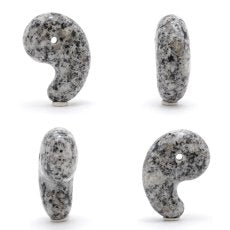 Tokuyama Kurokami Stone comma shape Magatama 30mm, produced in Yamaguchi Prefecture, Kurokami Island, Amulet, Purification, Natural Stone, Power Stone, Japanese Famous Stone