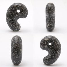 ONTAKE Black Stone comma shape magatama (Large), 30mm, Nagano Prefecture Origin, Made in Japan, Power Stone, Natural Stone, Color Stone