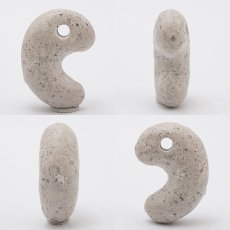 Bizen Silica comma shape Magatama approximately 30mm, produced in Okayama Prefecture, Japanese Famous Stone, Power Stone, Natural Stone, Color Stone